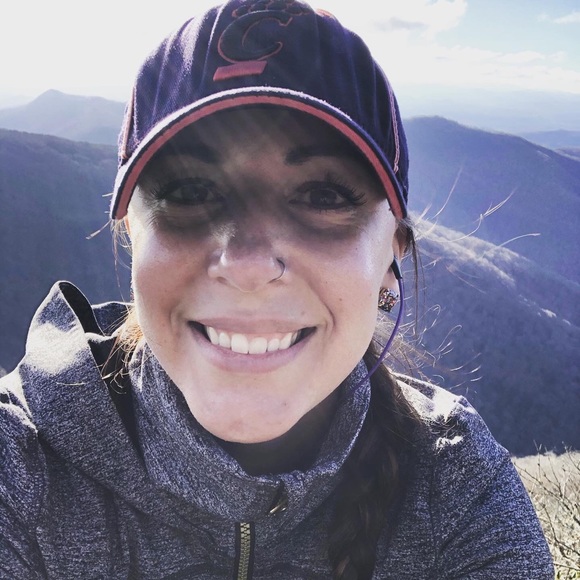 Meet your Posher, Jessica - Picture 2 of 2